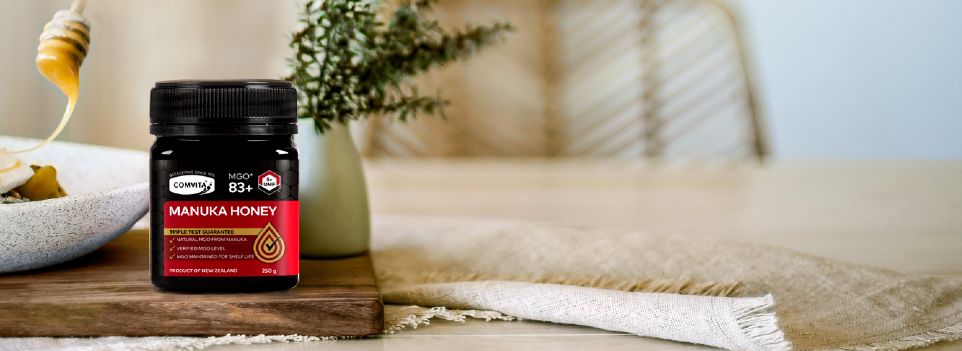 manuka honey on breakfast table